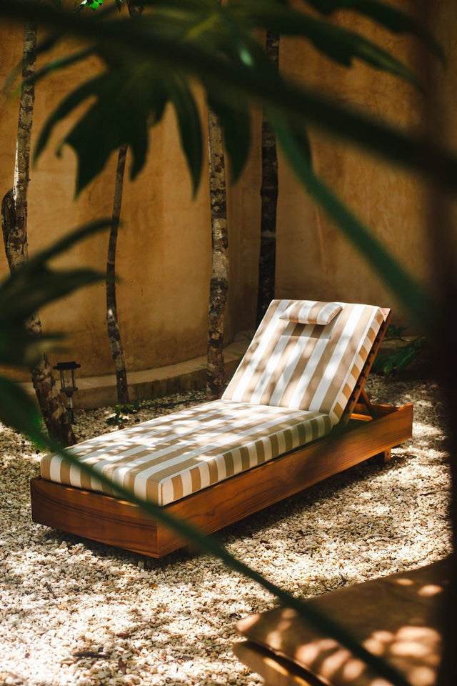 TEKA BUNCH / SUNBRELLA STRIPED SUNBEDDING