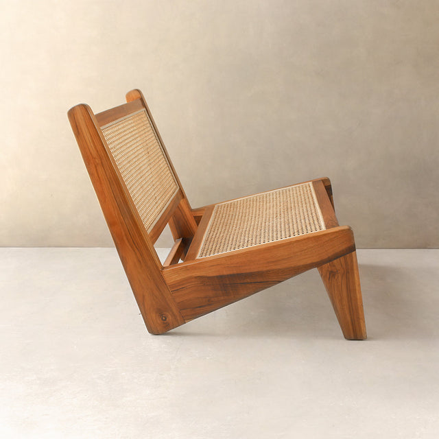 MAUVE CHAIR