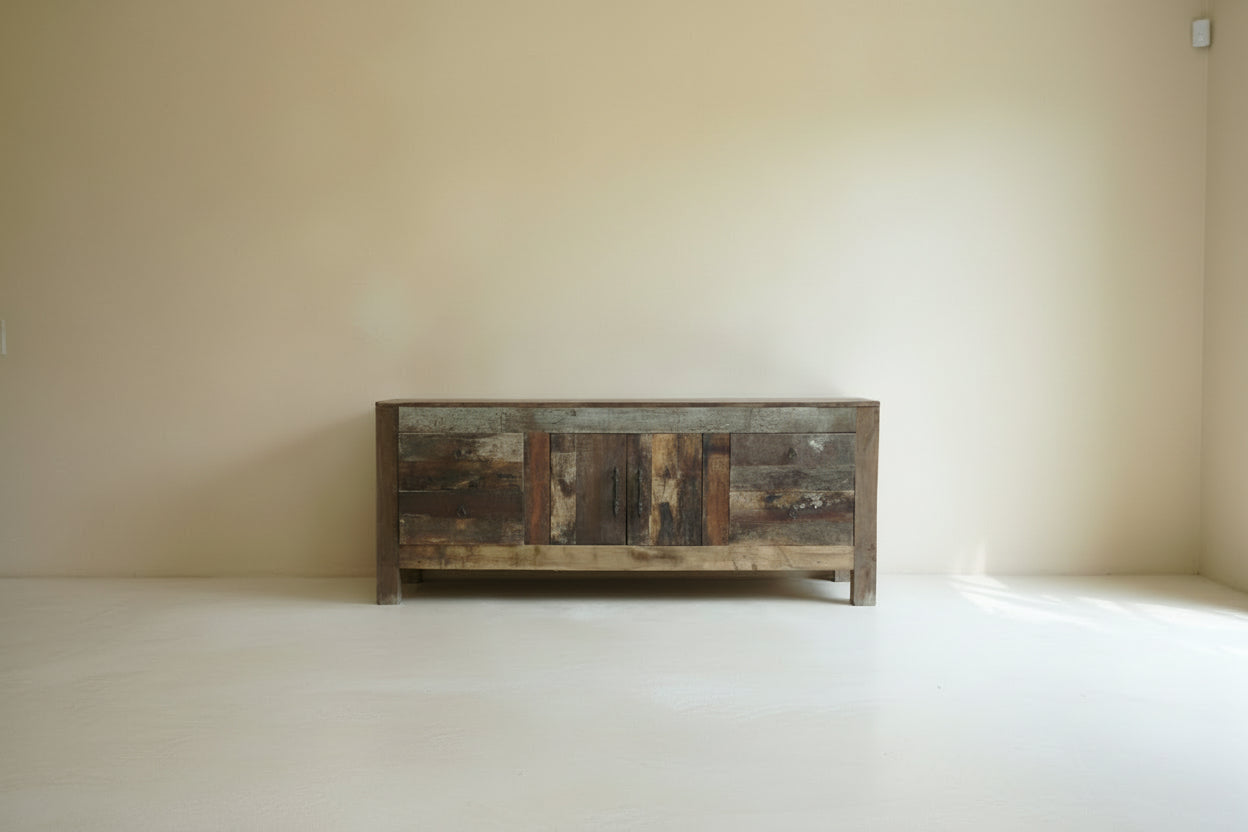 BUFETERA DE MADERA RESCATADA