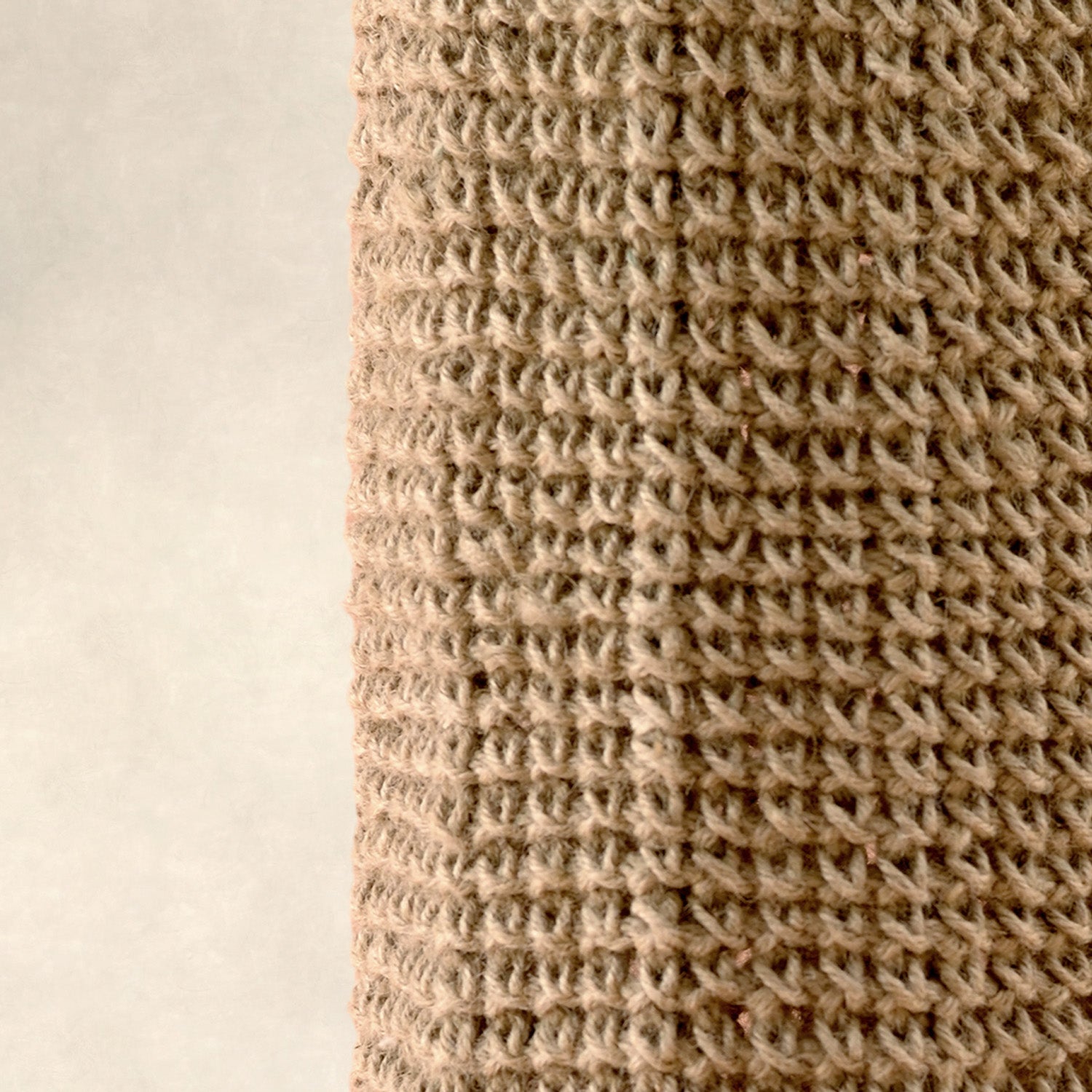 LÁMPARA DE MESA HENEQUEN TAU